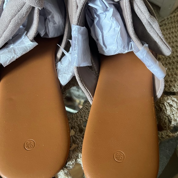 Beige bow Suede mule size 9.5 - Picture 4 of 6